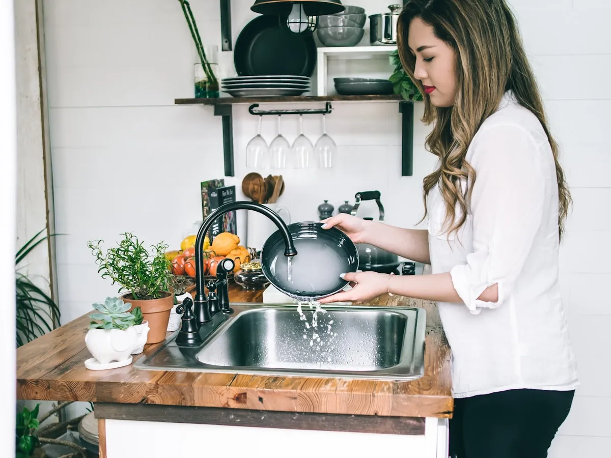 How to wash dishes efficiently with Sunlight